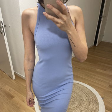 Eng anliegendes Kleid, H&M