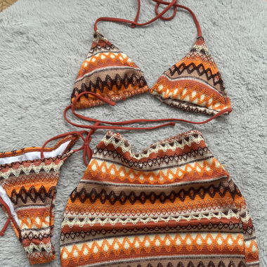 ensemble jupe et maillot de bain