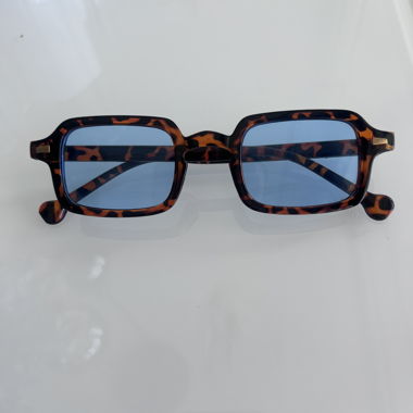 Occhiali da sole con lenti blu