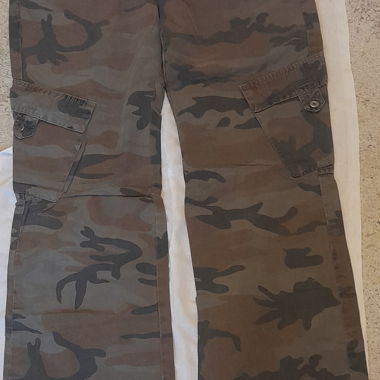 Pantalon cargo camouflage