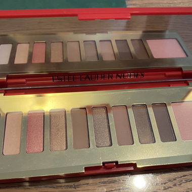 ESTÉE LAUDER - MAKEUP
