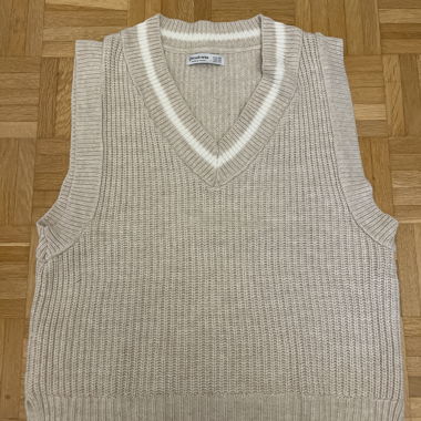 sleeveless sweater