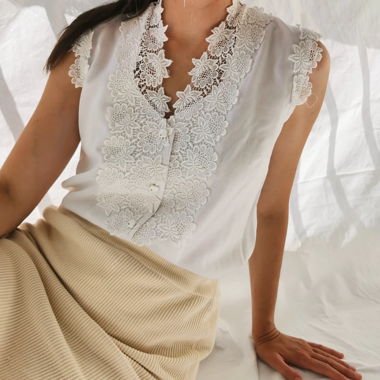 Chemisier vintage blanc en fleurs au crochet