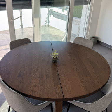 Dining table for 4 people