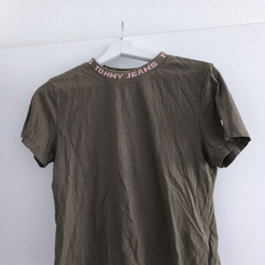 T-shirt Tommy Jeans olive