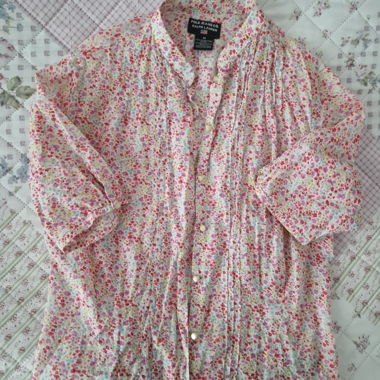 Vintage-Blumenhemd mit Knöpfen