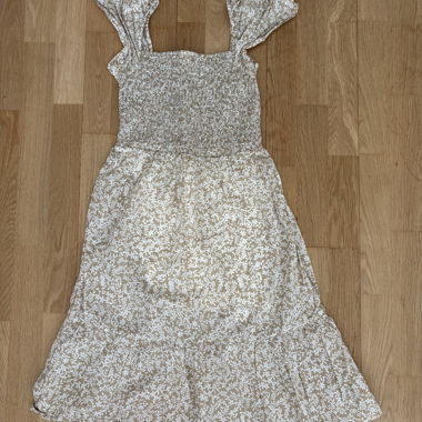 Blumige Sommerkleid mit Smock-Einsatz