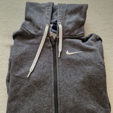 Pull zippé Nike gris