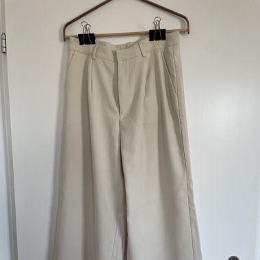 Weite Bundfaltenhose