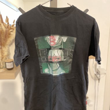 Black t shirt 