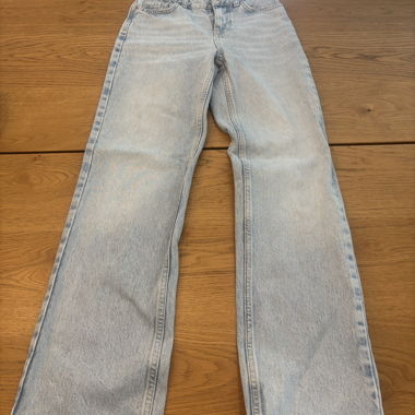 Jeans ZARA in azzurro chiaro