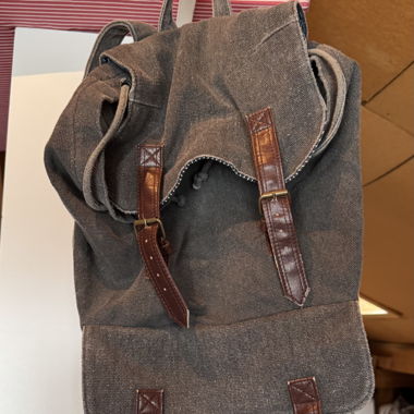 Zaino in canvas grigio con cinturini in pelle