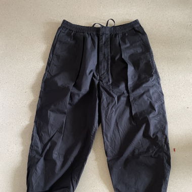 Uniqlo Barrel Stoffhose 