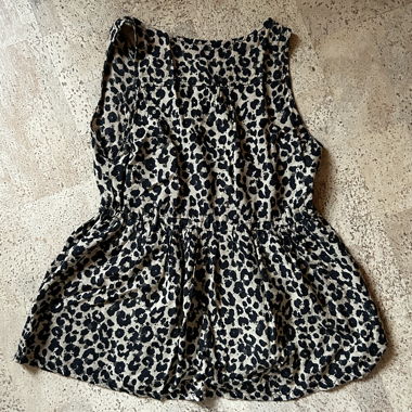 Top con stampa leopardata
