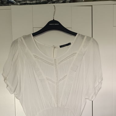Weisses Kleid aus Paris