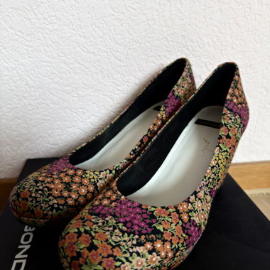 Vagabond Vintage Pumps