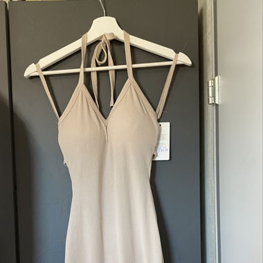 Vestito estivo beige