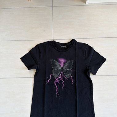 T-shirt noir papillon