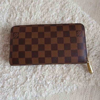 Portefeuille Louis Vuitton contrefait