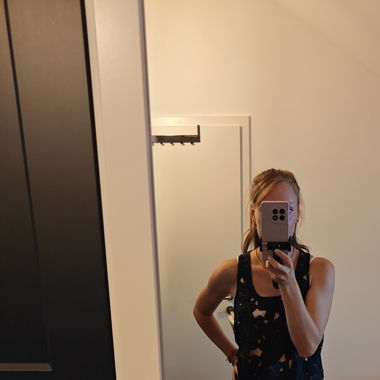 Robe dentelle bleu foncé style Coachella 