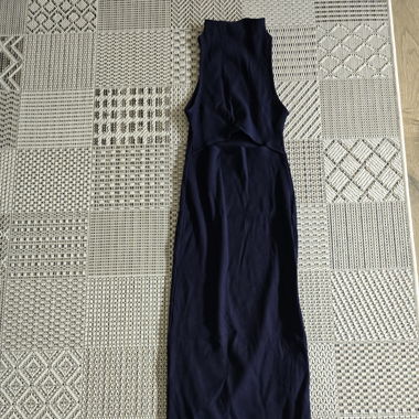 Zara Kleid mit cut out am Bauch