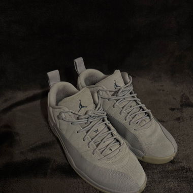 Jordan 12 Mid gris