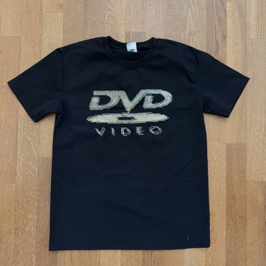 T-shirt noir avec imprimé