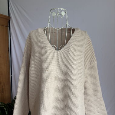 beiger Pullover