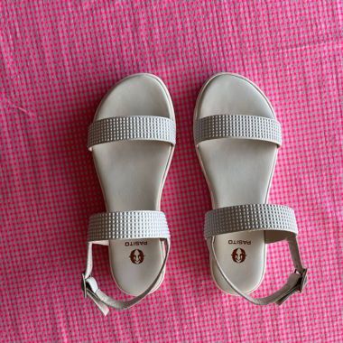 Sandals with studs