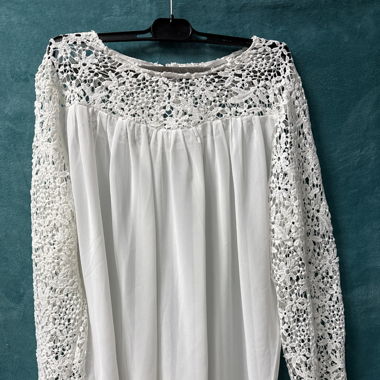 Blouse avec manches en dentelle