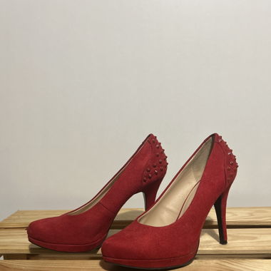 Rote High Heels Schuhe mit Nieten