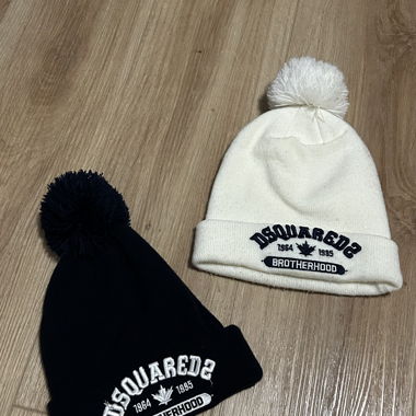 2 Dsquared2 Beanies