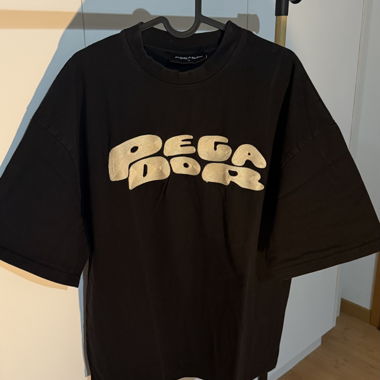 T-shirt oversize nero Pegador