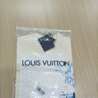 Lv t shirt