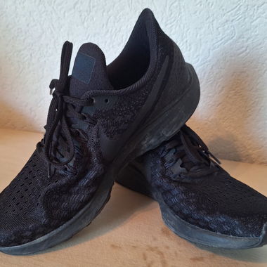 Nike Laufschuhe schwarz