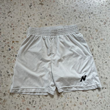 Weisse Sportshorts