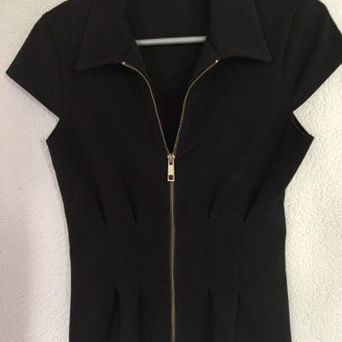 T-shirt nero con zip Morgan