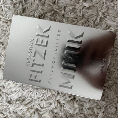 Sebastian Fitzek two books