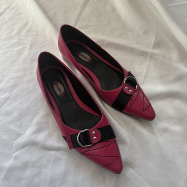 Pink ballerina shoes with strap