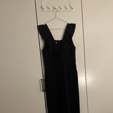 Jumpsuit mit Rüschen