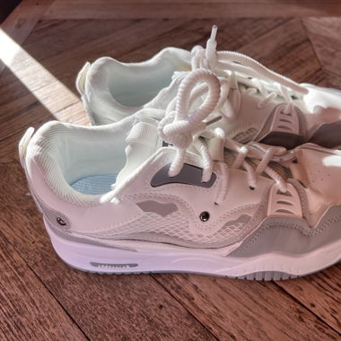 Basket neuve pointure 42