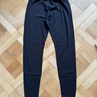 Icebreaker pants can be in set 