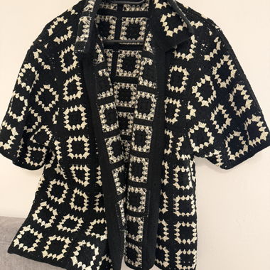 Veste courte au crochet noire S
