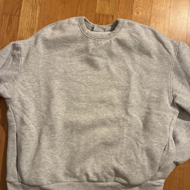 Basic Grauer Sweatshirt 