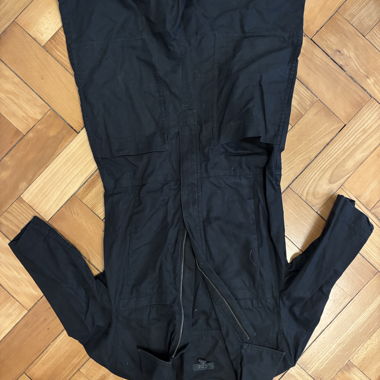 Pull noir