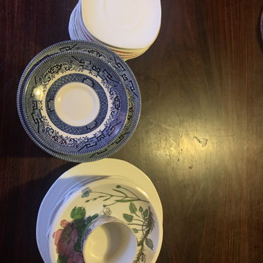 Service d'assiettes et tasses