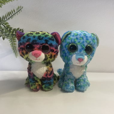 Leopardo di peluche