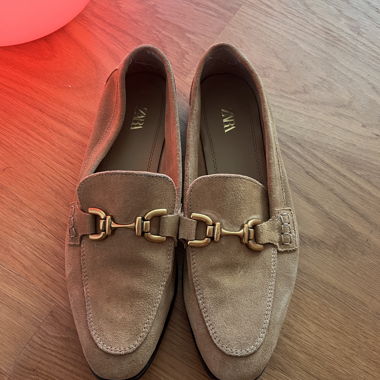 ZARA-Leder-Slipper aus Veloursleder