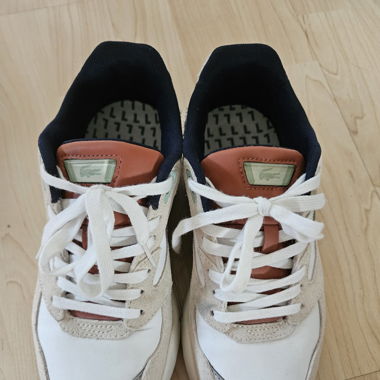 Weisse Lacoste Schuhe