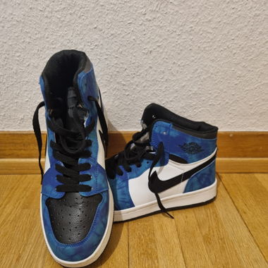 Nike shoes size 42